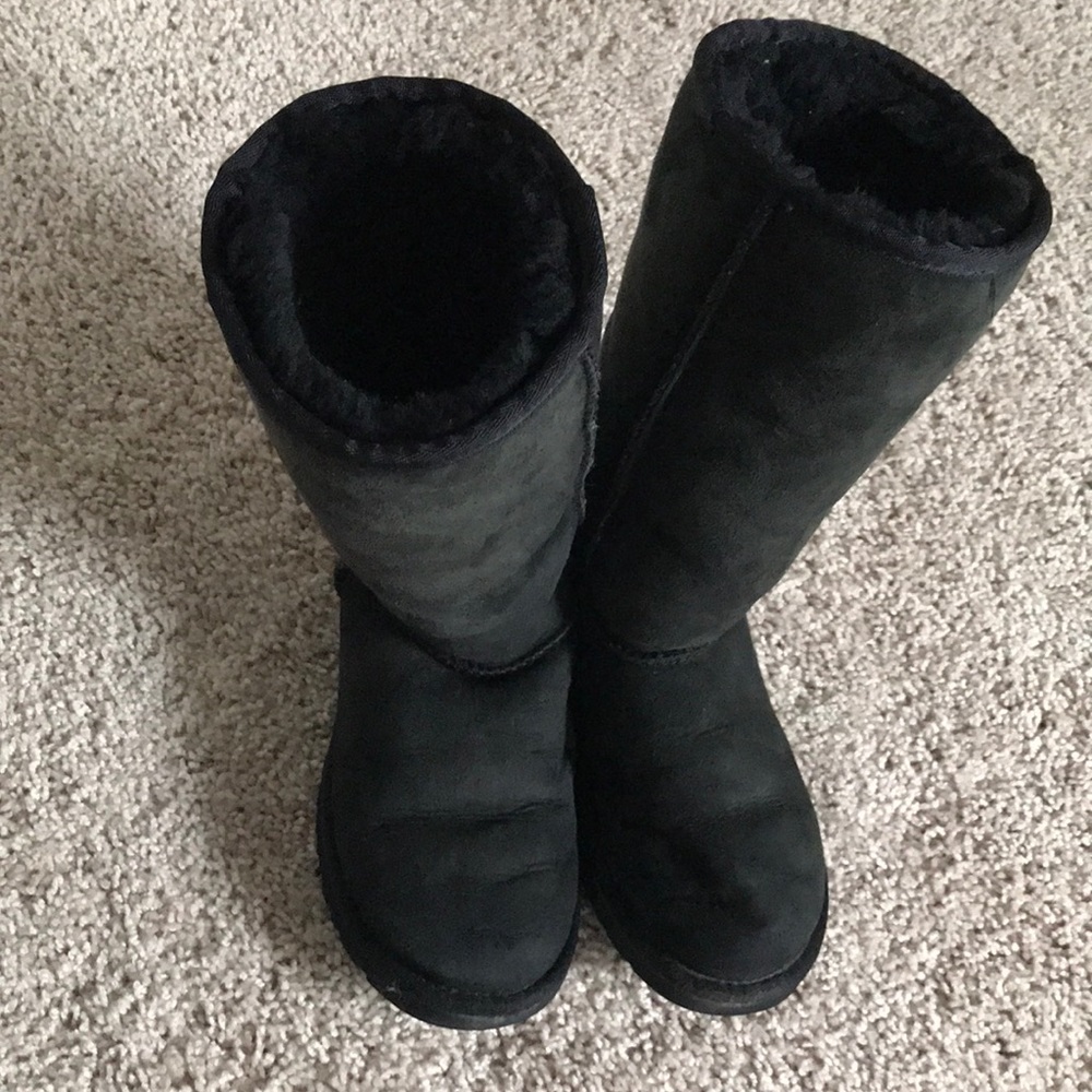 Tall black uggs